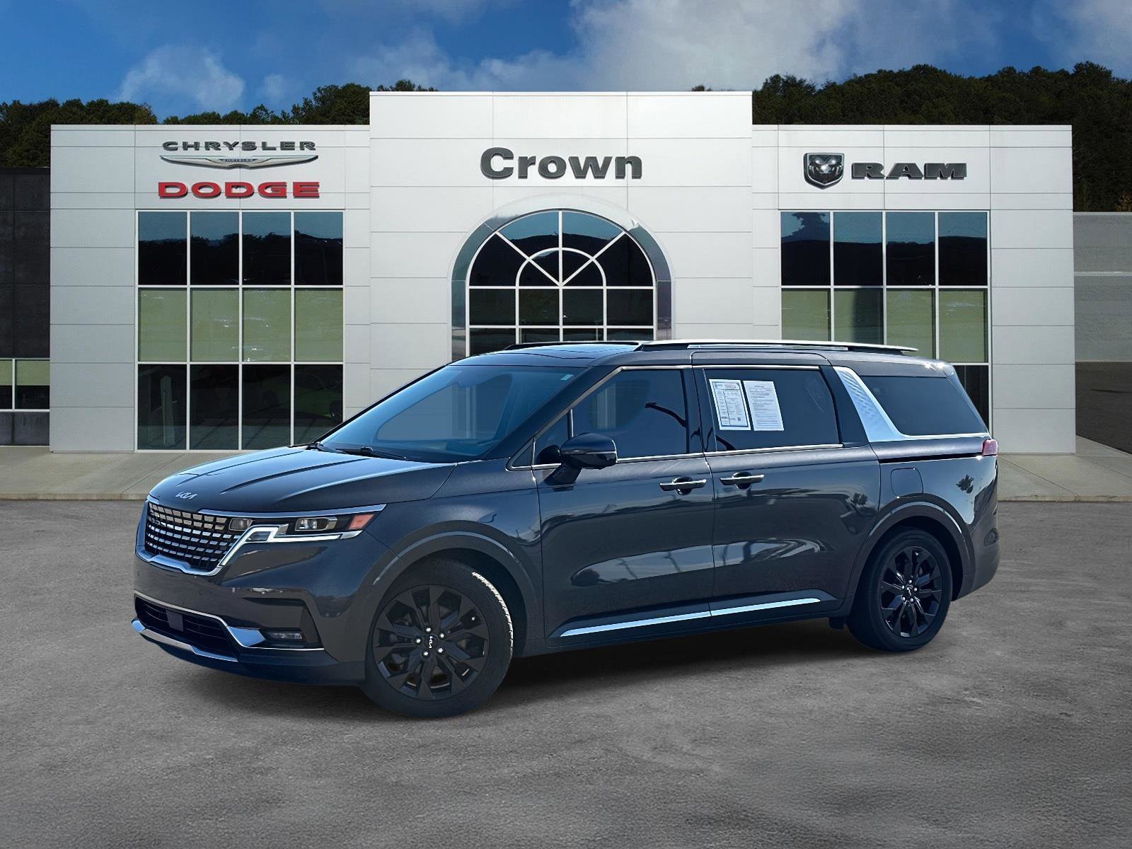 Used 2024 Kia Carnival SX Prestige image 1