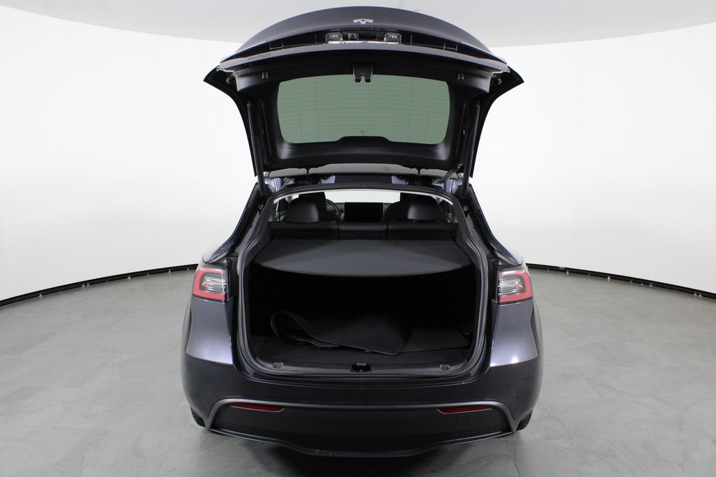 Used 2024 Tesla Model Y Long Range AWD/4WD image 16
