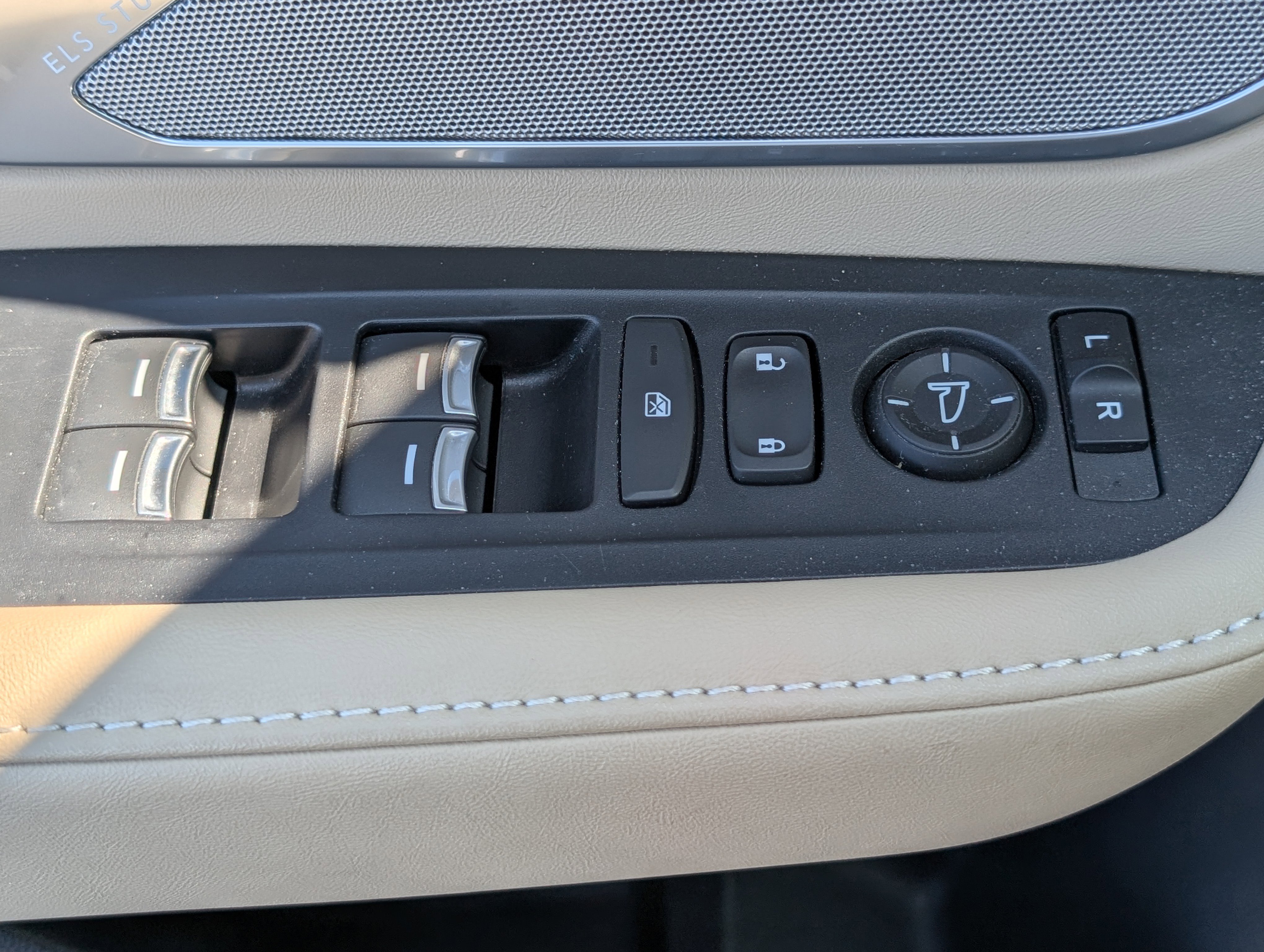 Used 2023 Acura RDX AWD w/ Technology Package image 18