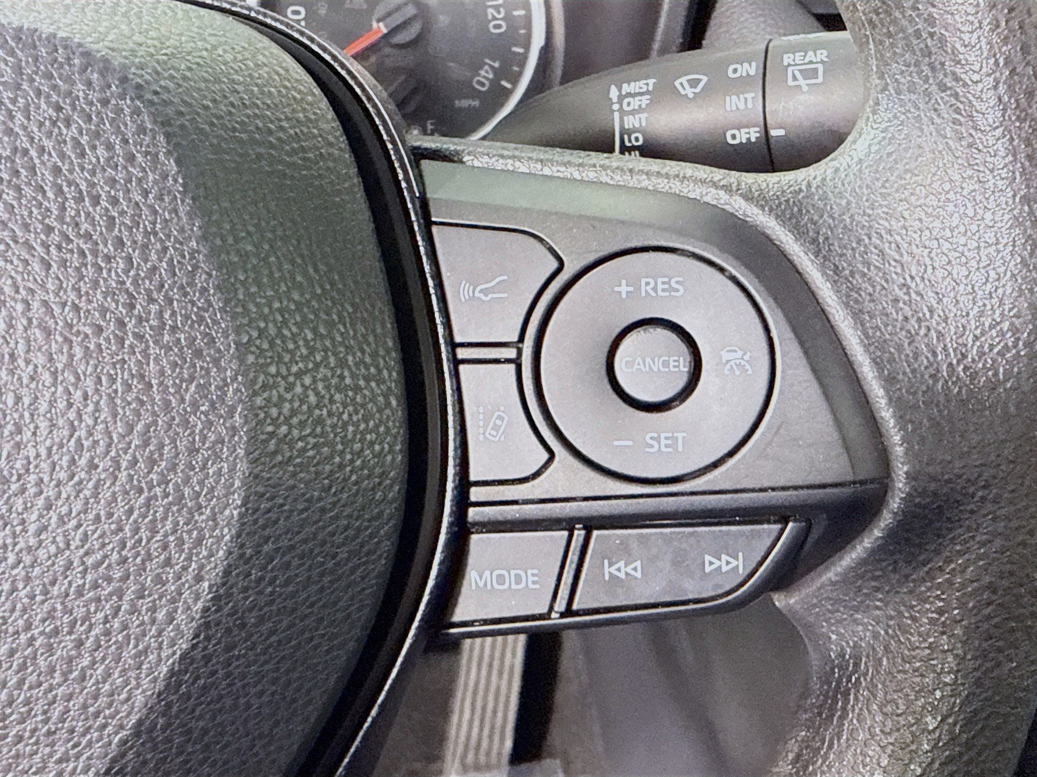 Used 2020 Toyota RAV4 LE image 15