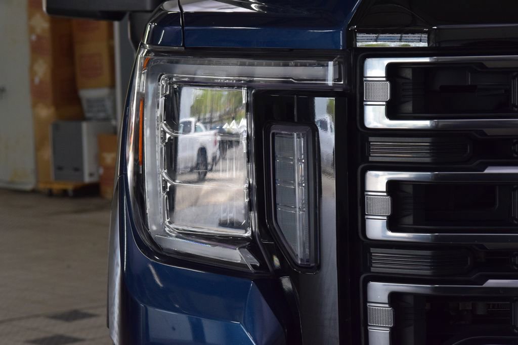 Used 2021 GMC Sierra 2500 AT4 w/ AT4 Premium Plus Package AWD/4WD image 11
