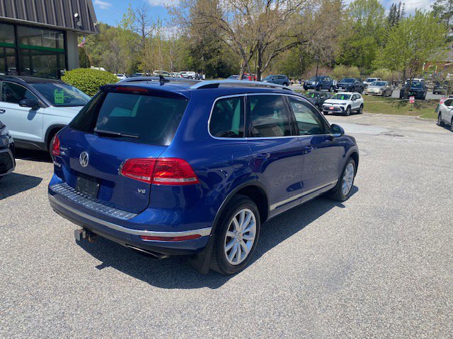 Used 2016 Volkswagen Touareg Sport AWD/4WD image 6