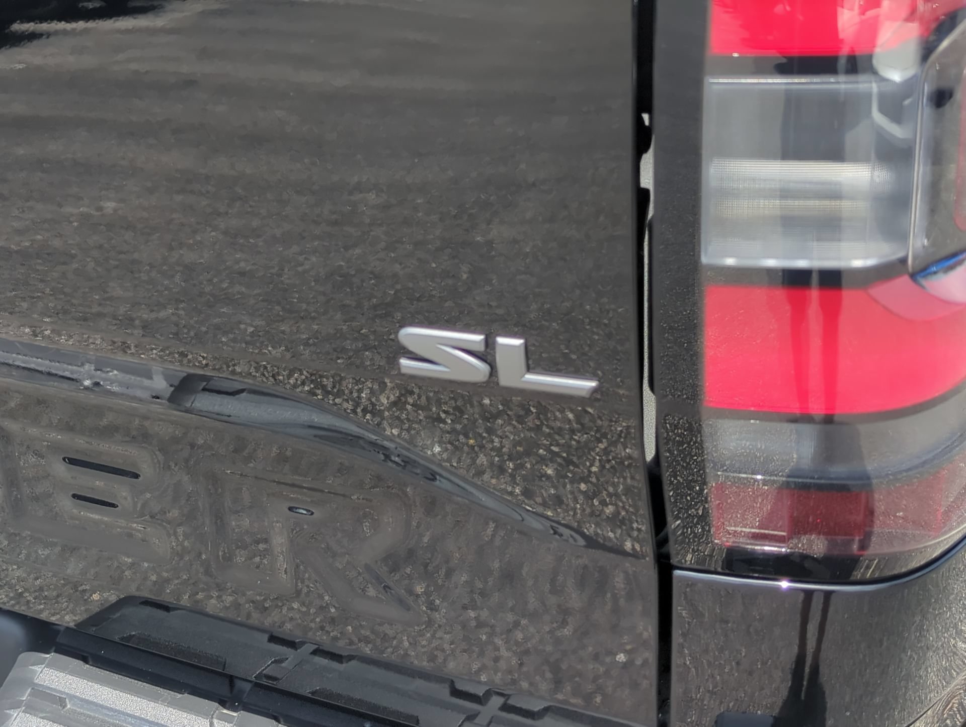 Used 2024 Nissan Frontier SL w/ Technology Package RWD image 13