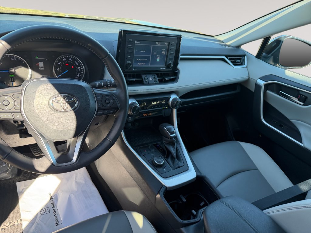 Used 2022 Toyota RAV4 XLE Premium AWD/4WD image 10