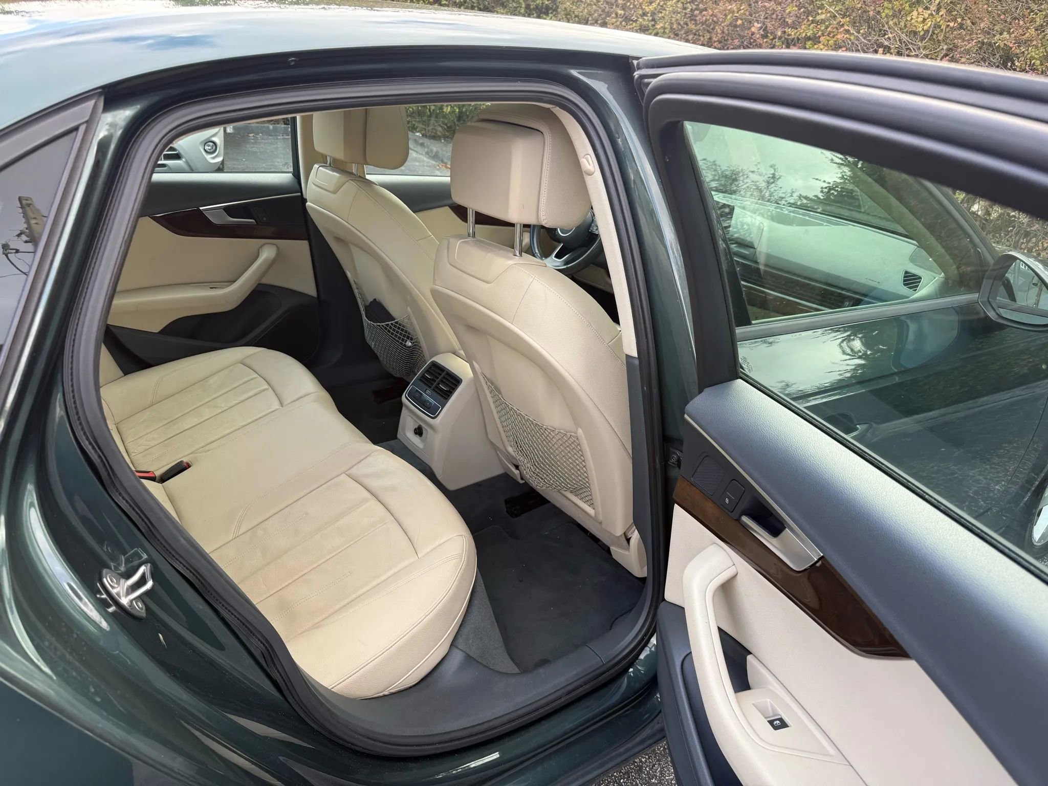 Used 2017 Audi A4 2.0T Premium image 10