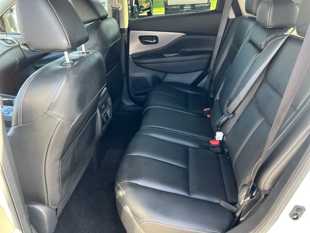 Used 2024 Nissan Murano SV AWD/4WD image 19