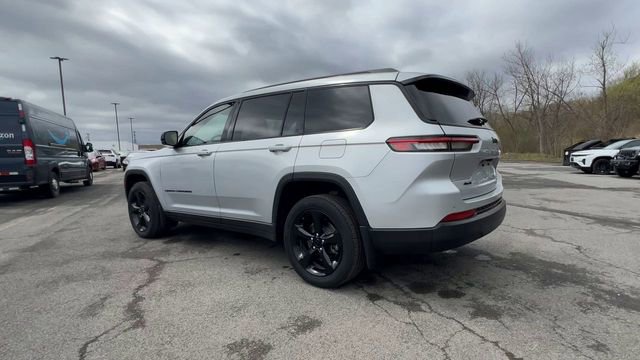 Used 2023 Jeep Grand Cherokee L Laredo AWD/4WD image 6