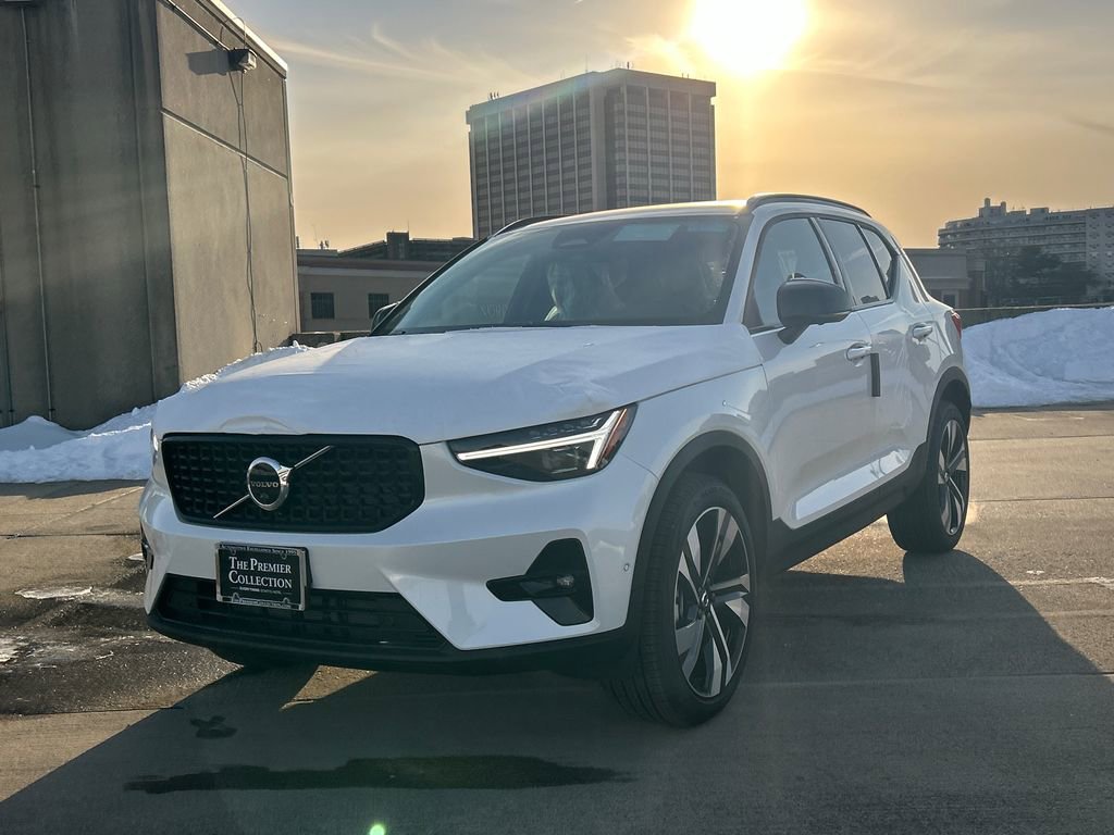 New 2026 Volvo XC40 B5 Ultra w/ Protection Package Premier AWD/4WD image 5