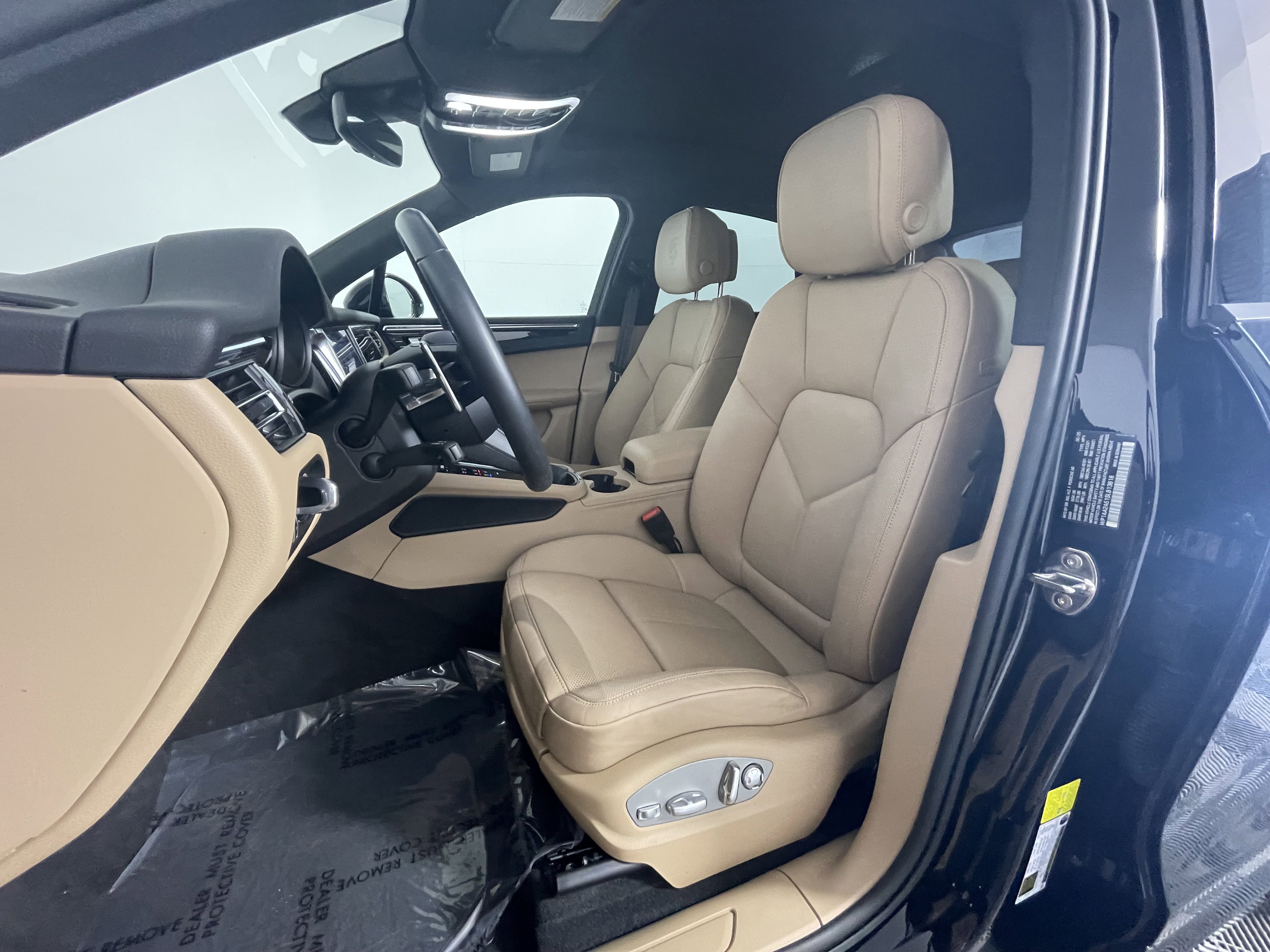 Used 2025 Porsche Macan image 5