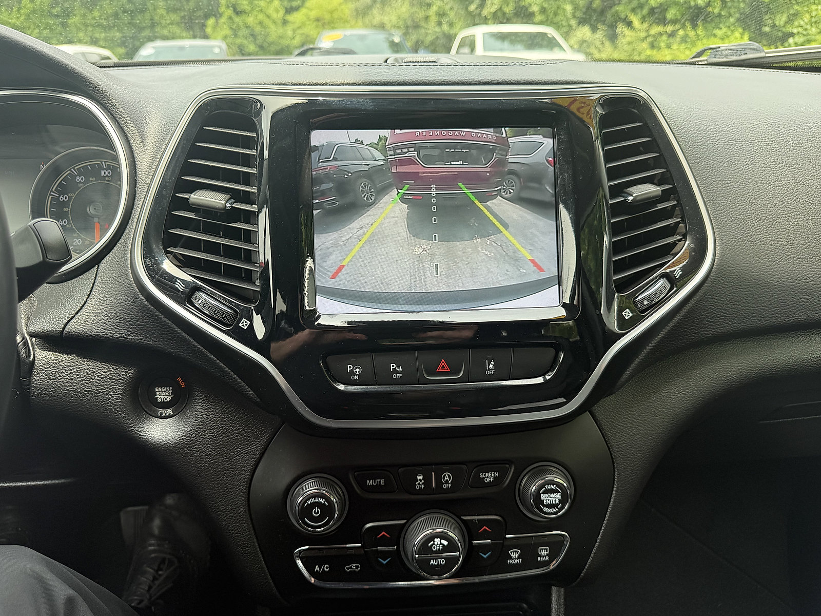 Used 2021 Jeep Cherokee Limited AWD/4WD image 25