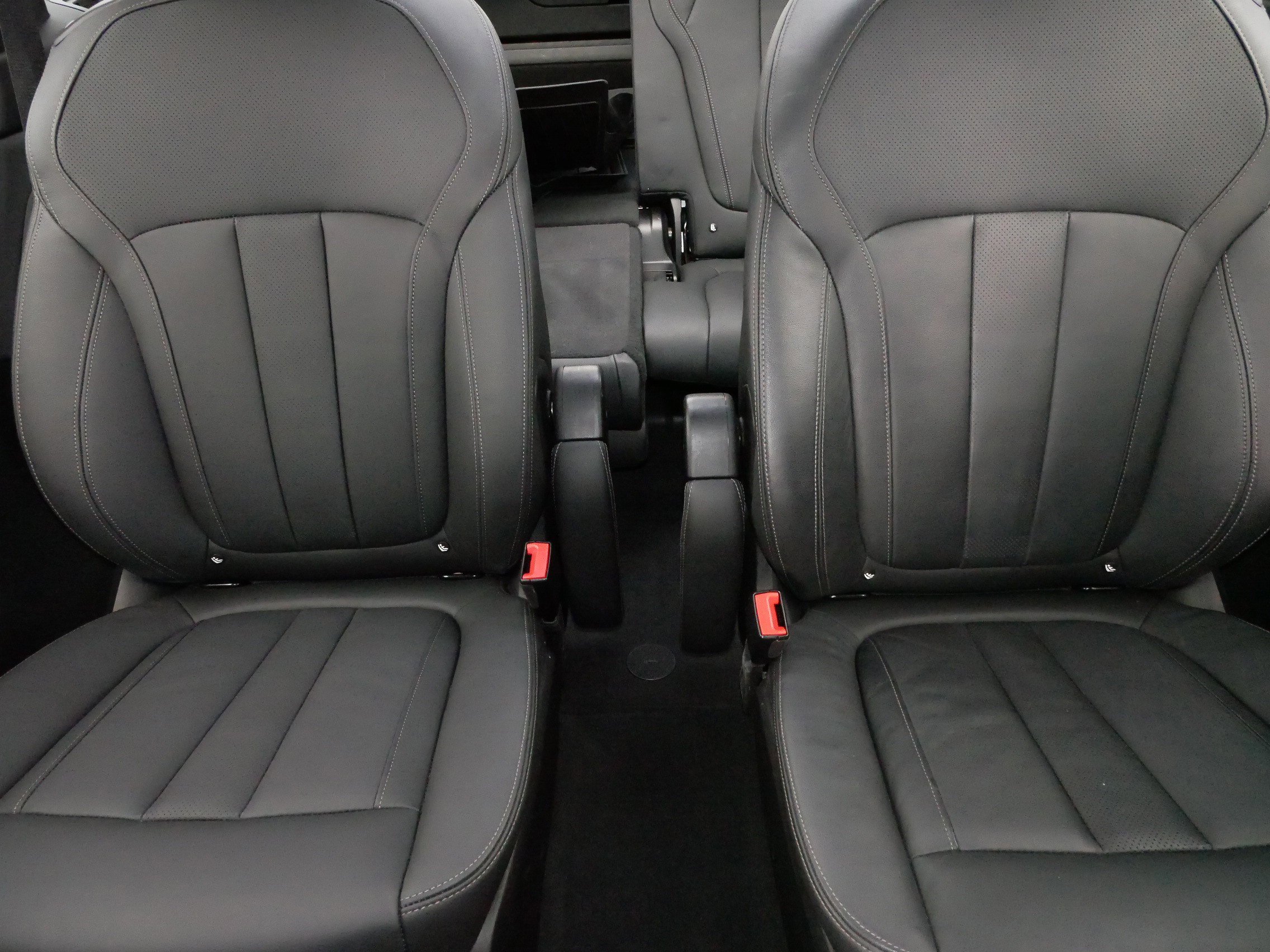 Used 2022 BMW X7 xDrive40i w/ M Sport Package image 13