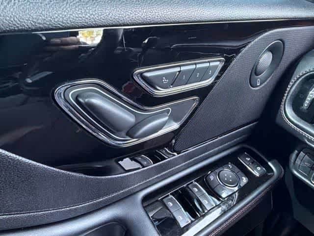 Used 2022 Lincoln Aviator Reserve w/ Equipment Group 201A RWD image 30