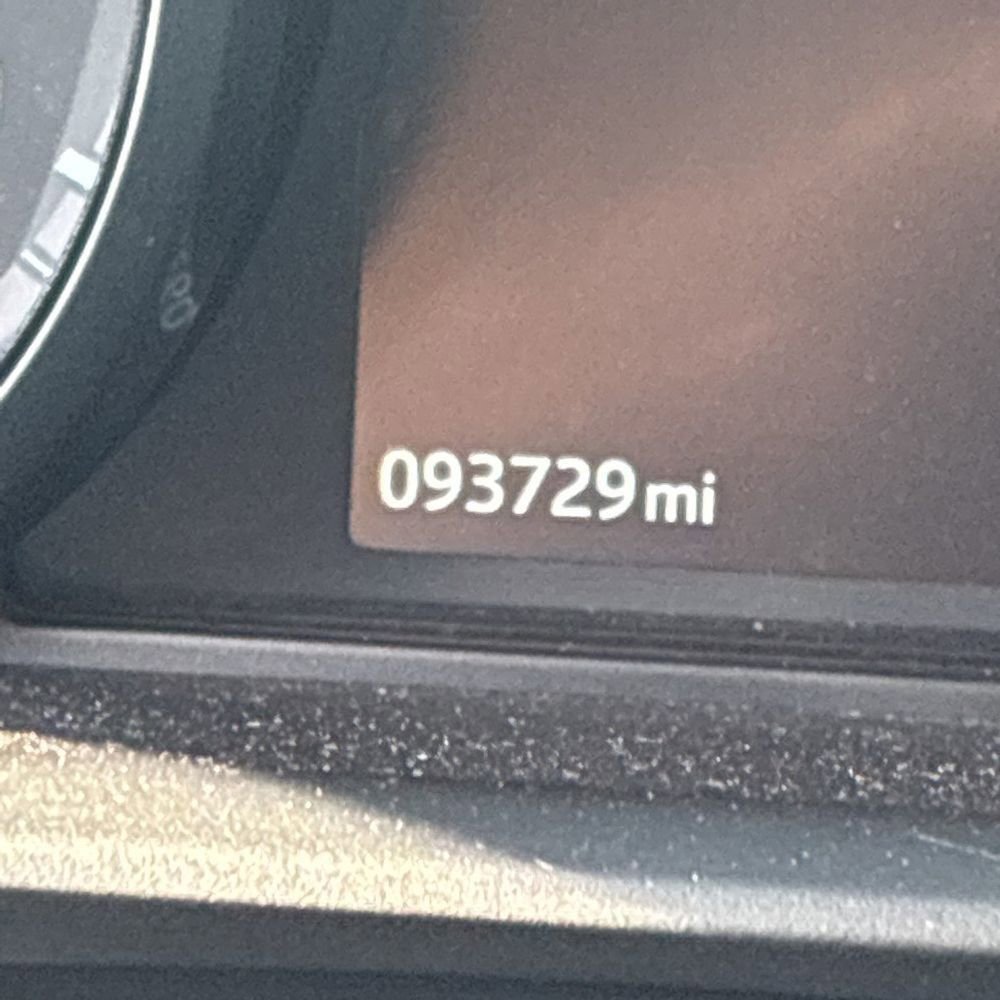 Used 2017 Land Rover Discovery HSE AWD/4WD image 11