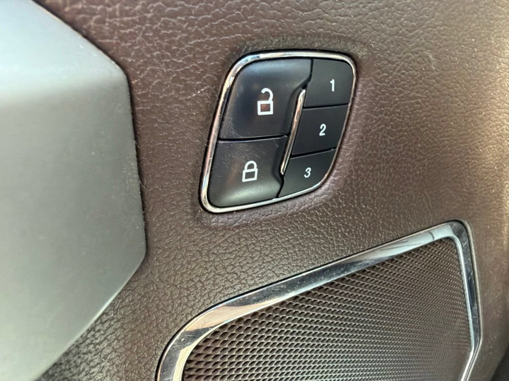 Used 2017 Ford F150 King Ranch w/ Equipment Group 601A Luxury AWD/4WD image 31