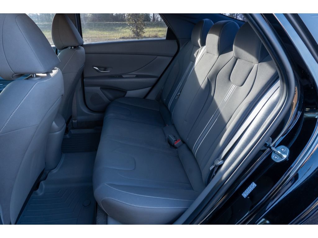 Used 2023 Hyundai Elantra SEL w/ Convenience Package image 13