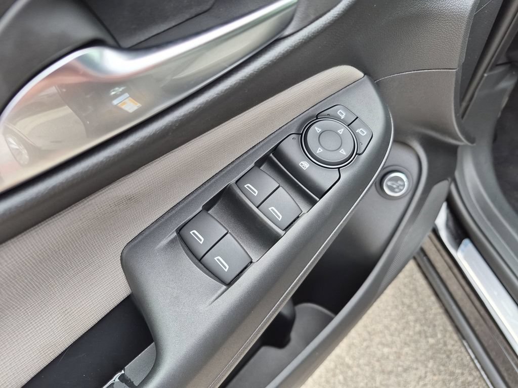 New 2026 Buick Envista Sport Touring FWD image 19