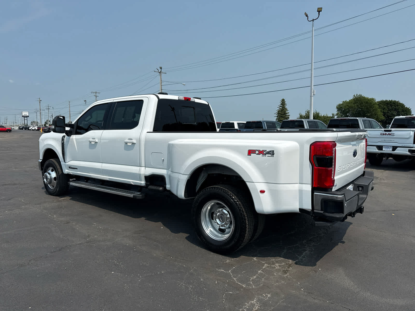 Used 2024 Ford F350 Lariat w/ FX4 Off-Road Package AWD/4WD image 3