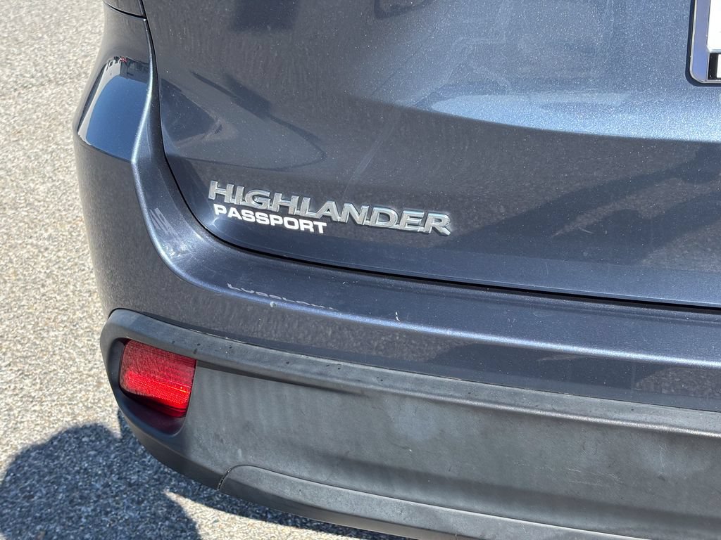 Used 2019 Toyota Highlander Plus AWD/4WD image 13