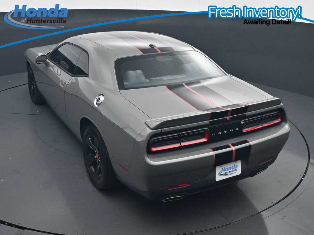 Used 2019 Dodge Challenger SXT RWD image 30