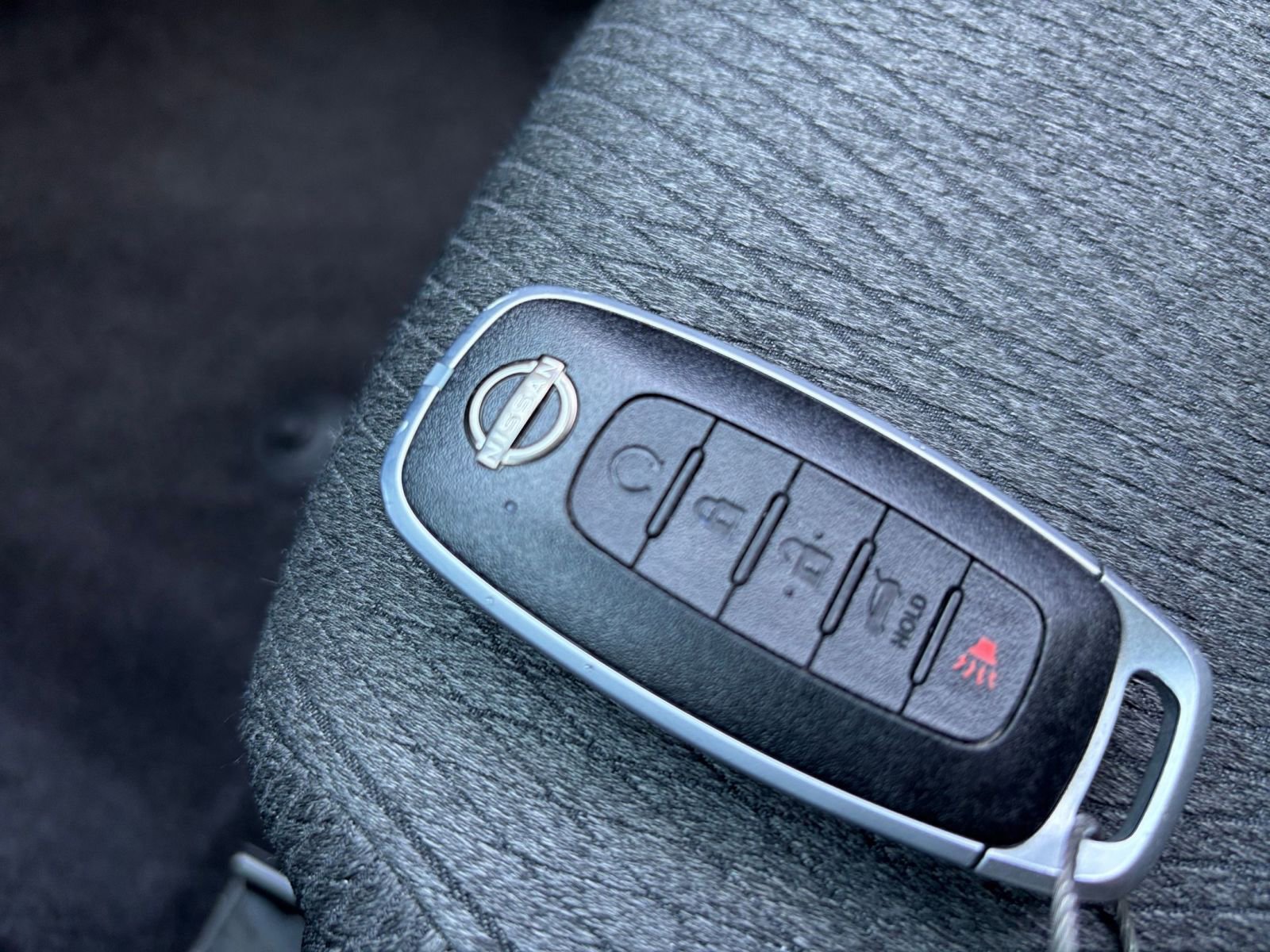 Used 2025 Nissan Rogue SV FWD image 27