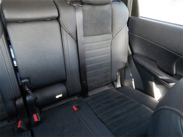 Used 2025 Mitsubishi Outlander SE image 15