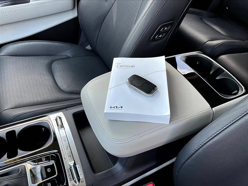 Used 2023 Kia Carnival SX Prestige FWD image 38