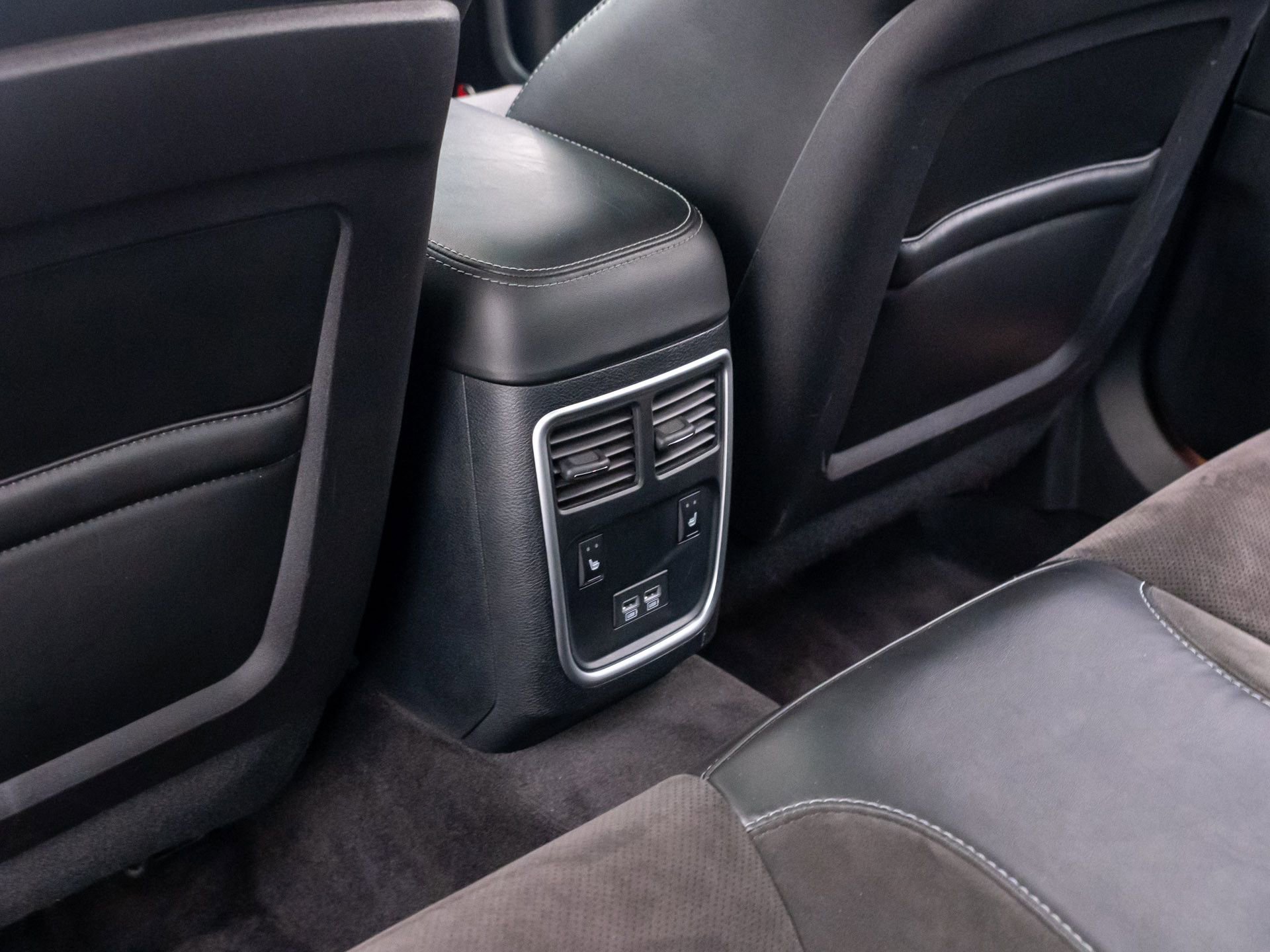 Used 2016 Dodge Charger R/T Scat Pack w/ Technology Group image 17