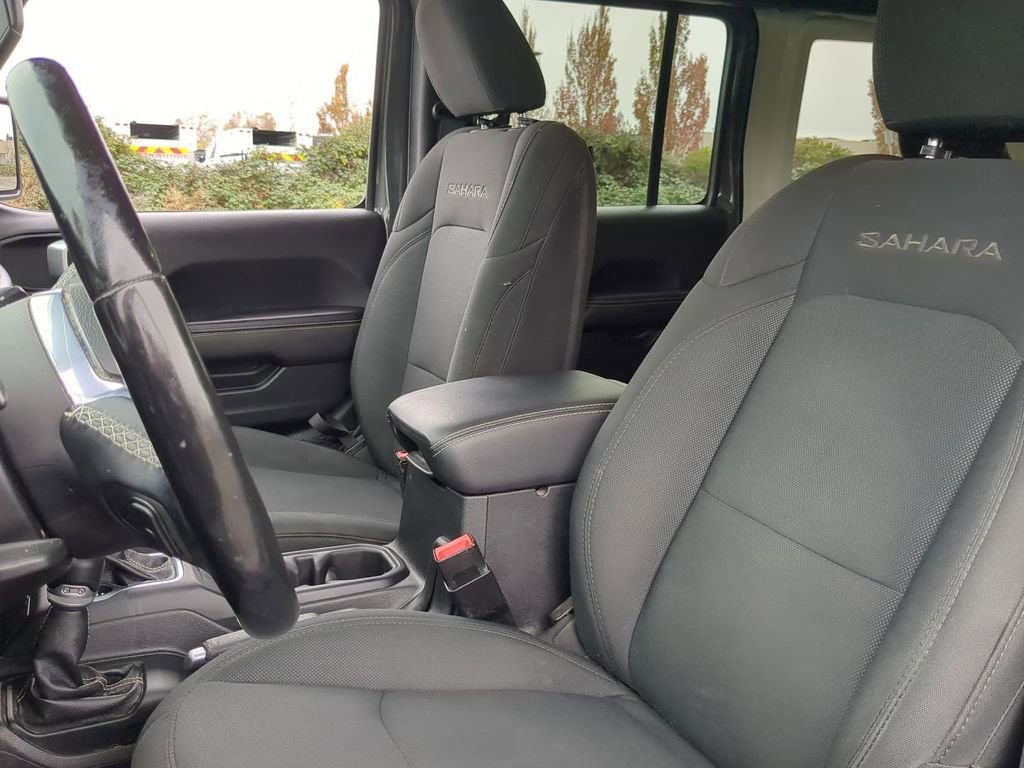 Used 2020 Jeep Wrangler Unlimited Sahara image 6
