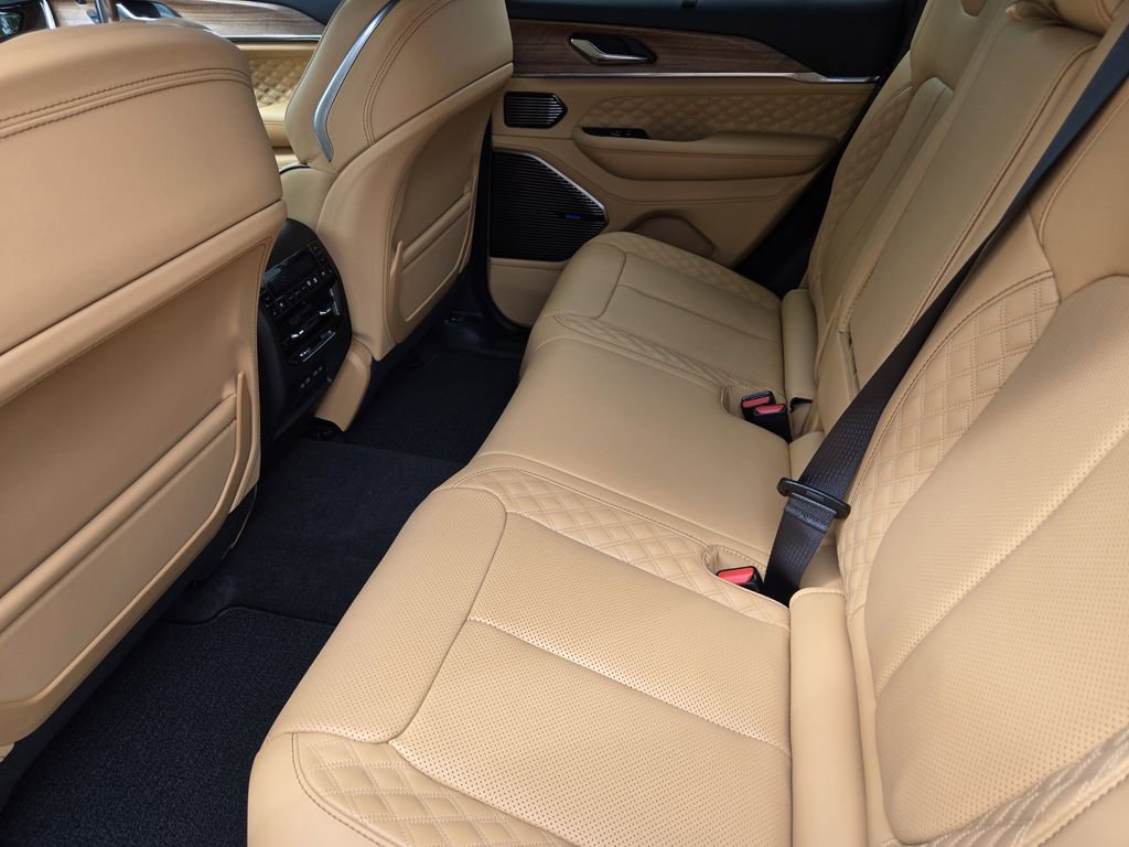 New 2026 Jeep Grand Cherokee Summit AWD/4WD image 16
