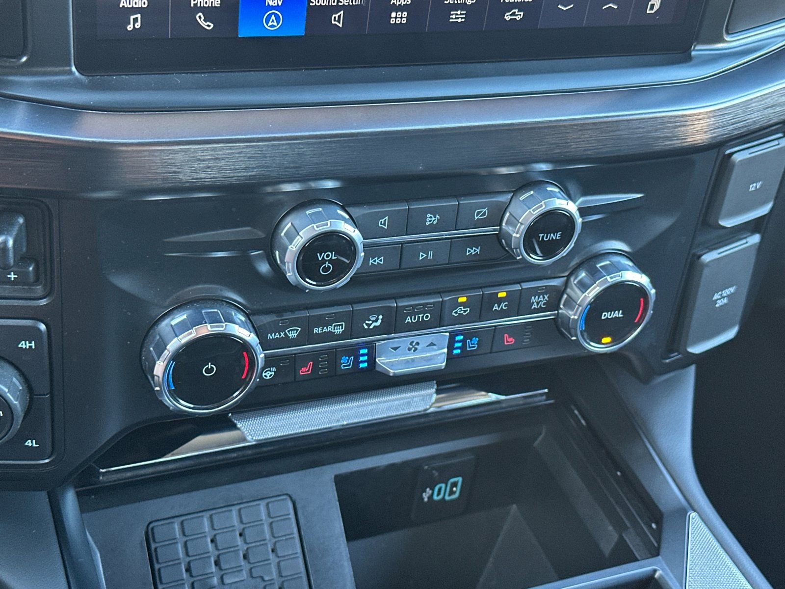 Used 2023 Ford F250 Lariat w/ Lariat Ultimate Package image 25