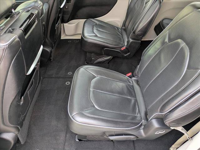 Used 2018 Chrysler Pacifica Limited FWD image 20