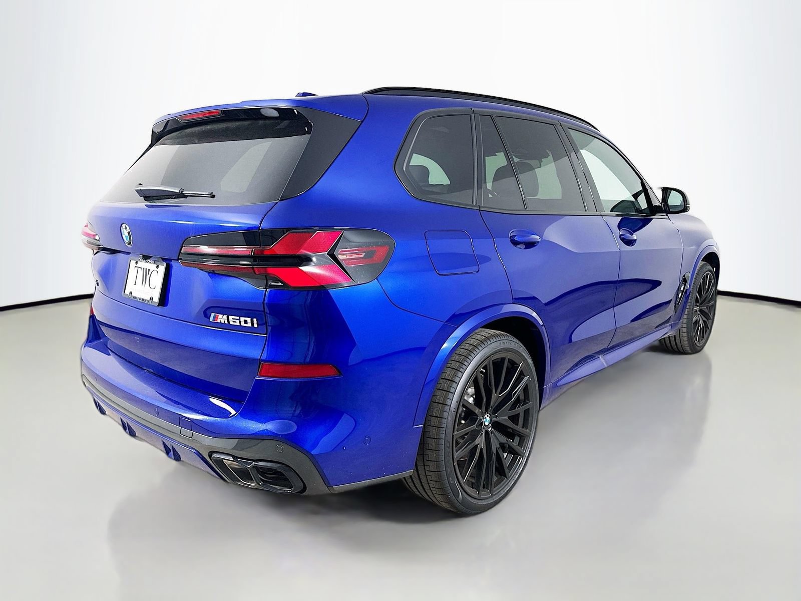 New 2026 BMW X5 M60i AWD/4WD image 5