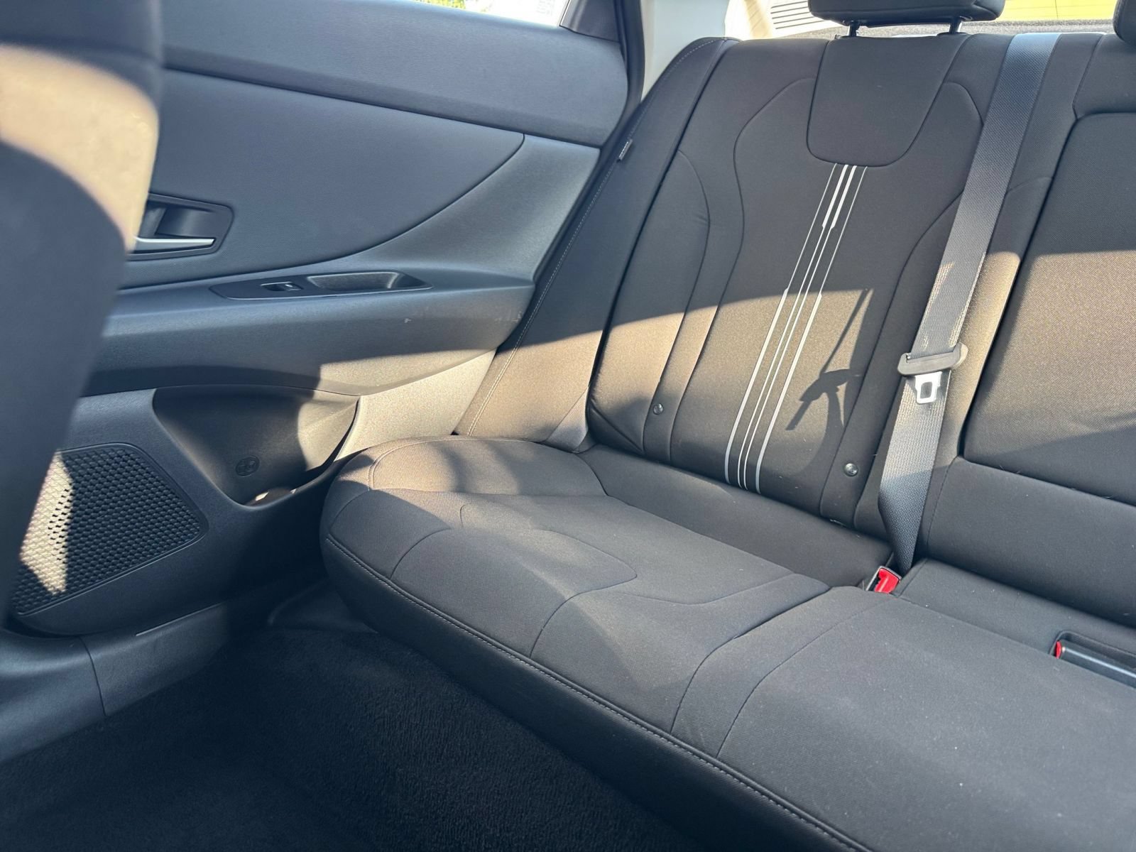 Used 2025 Hyundai Elantra SEL FWD image 39