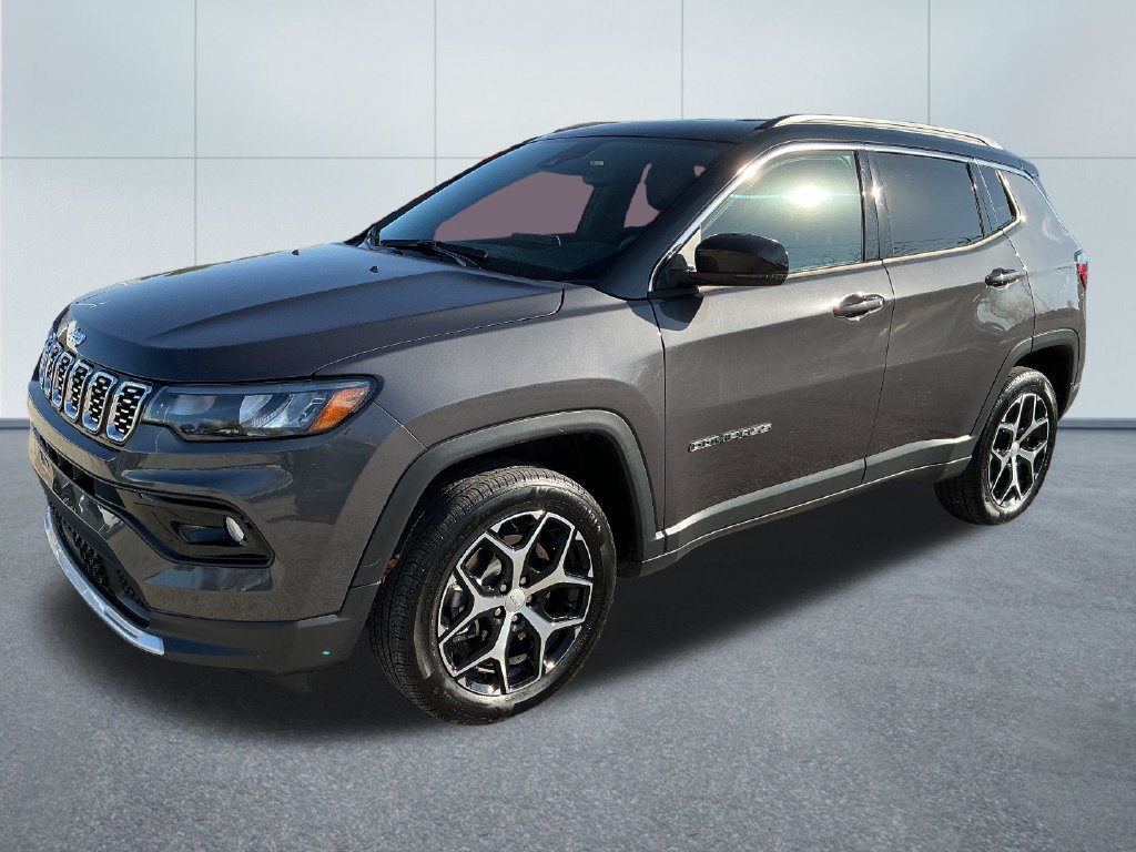 Used 2024 Jeep Compass Limited AWD/4WD image 2