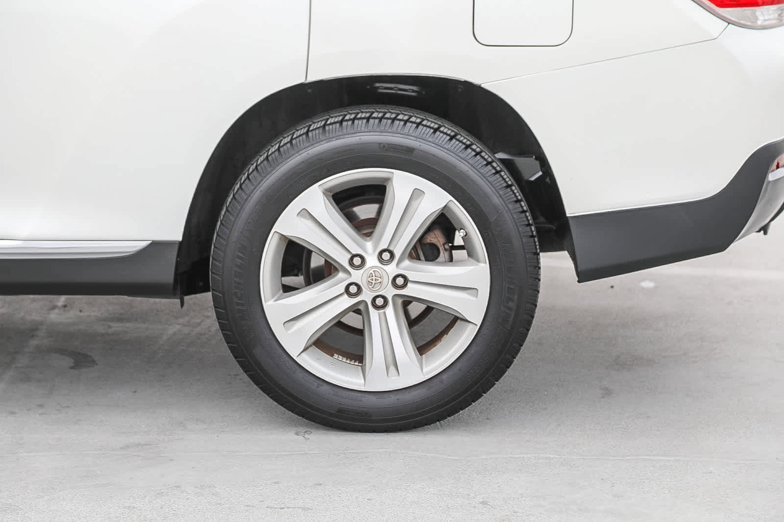 Used 2013 Toyota Highlander Limited AWD/4WD image 11
