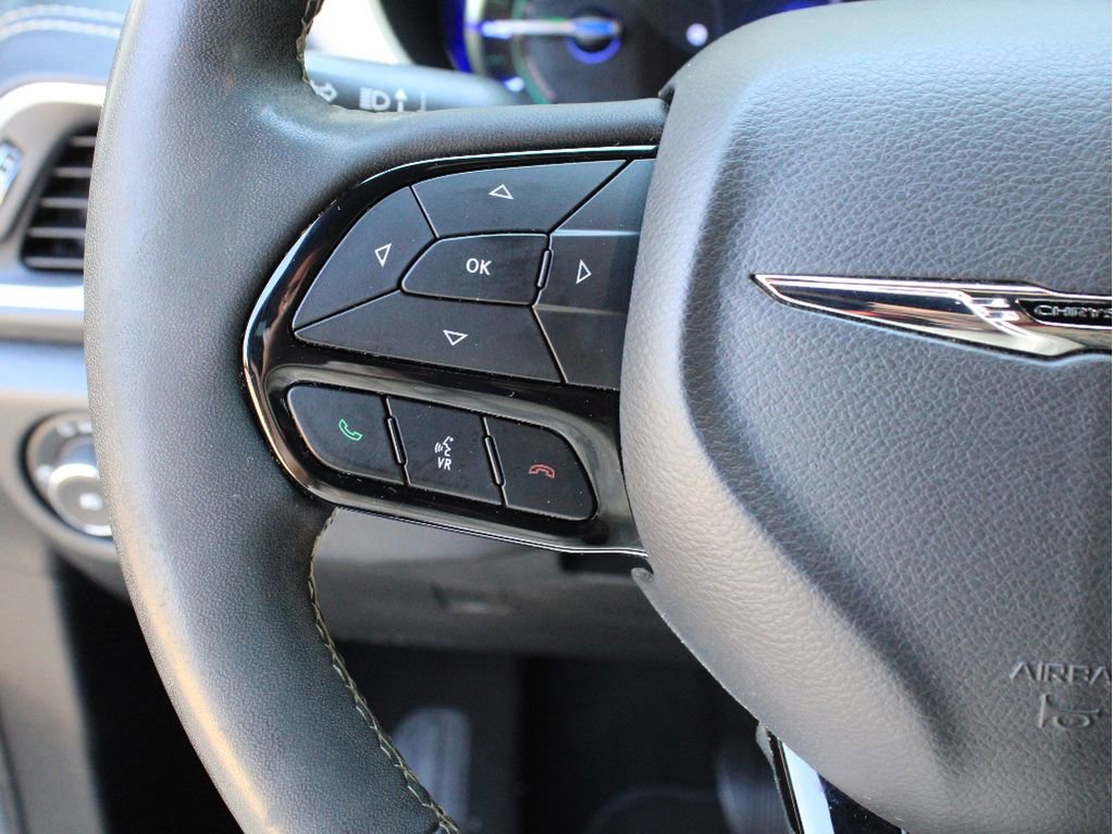 Used 2022 Chrysler Pacifica Touring-L w/ S Appearance Package FWD image 16