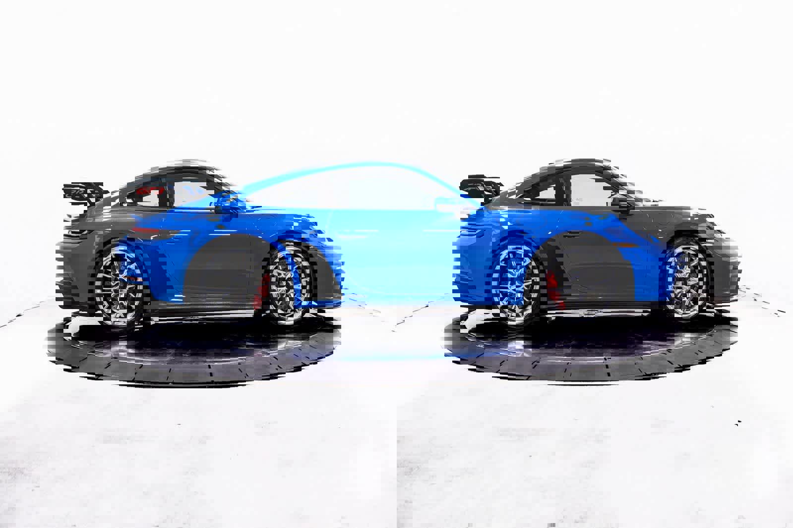 Certified 2022 Porsche 911 GT3 image 8