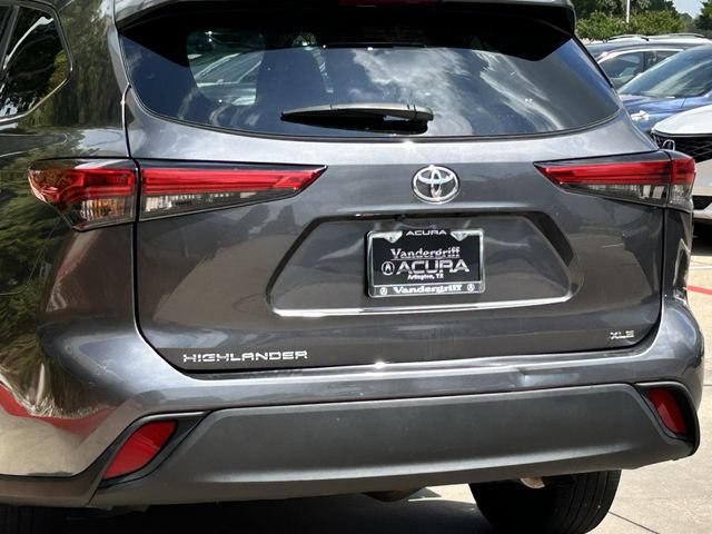 Used 2023 Toyota Highlander XLE FWD image 6