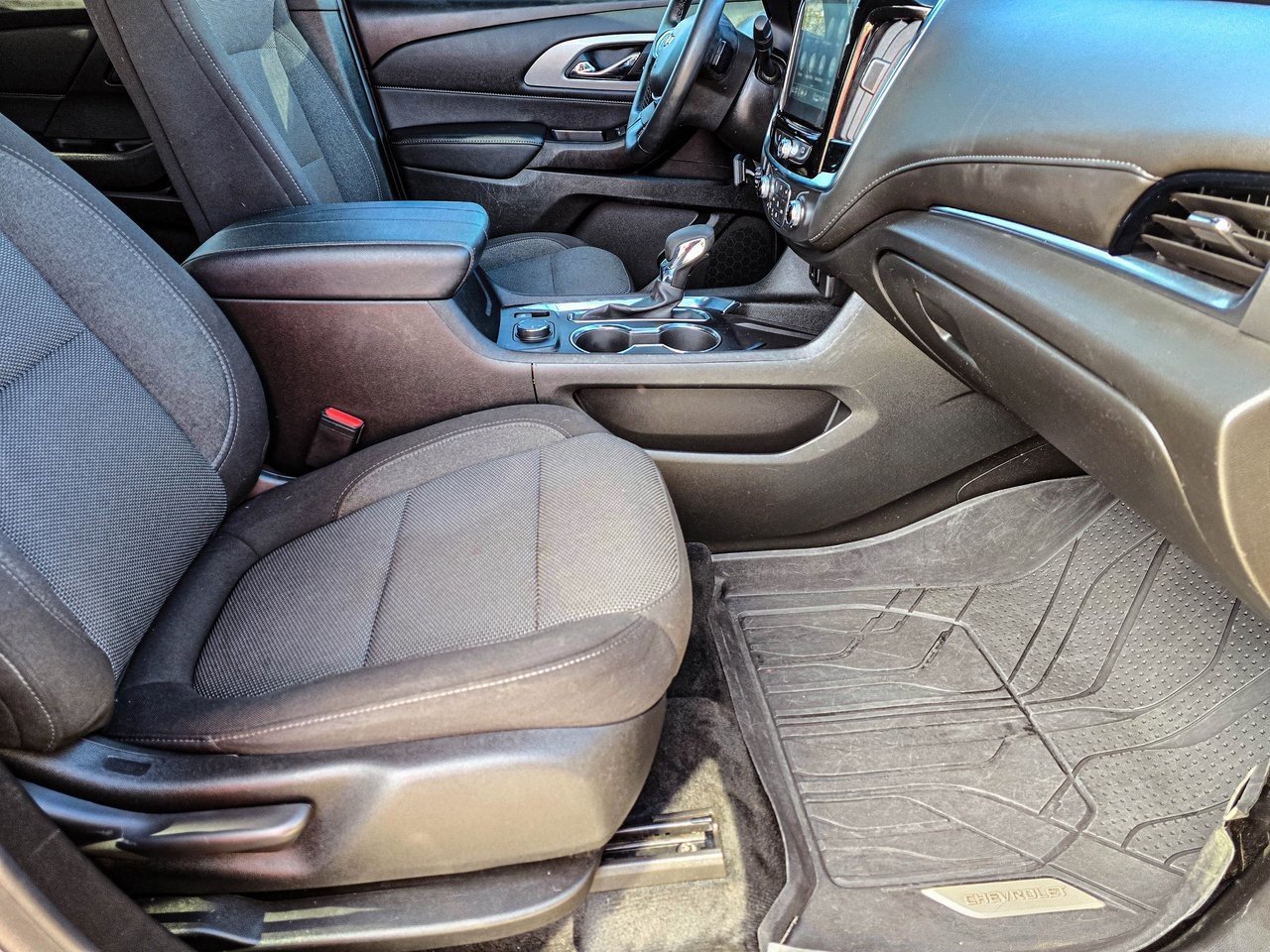 Certified 2023 Chevrolet Traverse LT w/ Rear Camera Mirror Package image 38