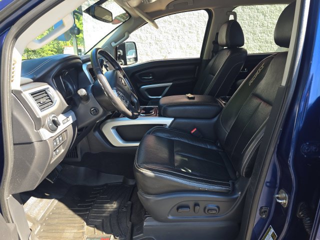 Used 2018 Nissan Titan PRO-4X w/ Pro-4x Convenience Package AWD/4WD image 12