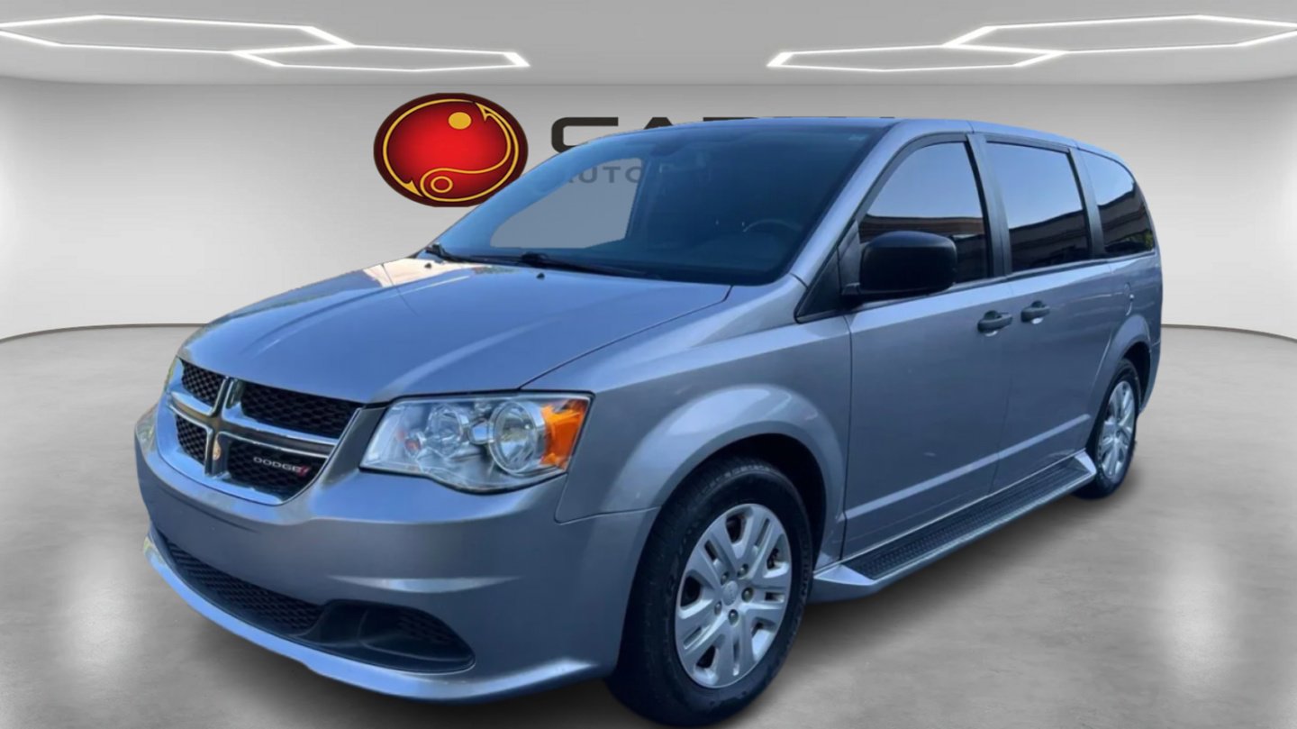 Used 2019 Dodge Grand Caravan SE w/ UConnect Hands-Free Group FWD image 1