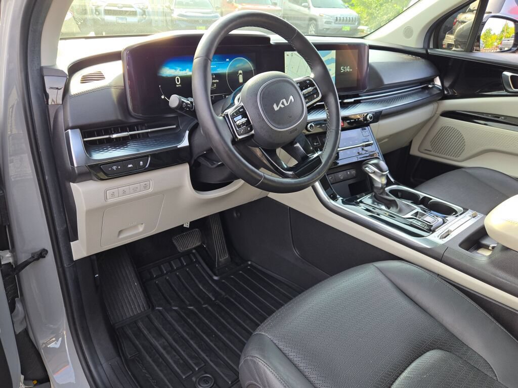 Used 2022 Kia Carnival SX Prestige FWD image 25
