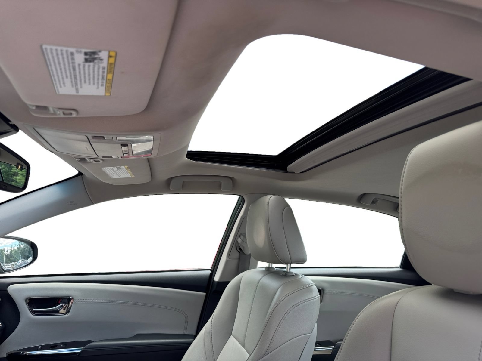 Used 2018 Toyota Avalon XLE Premium w/ Carpet Mat Package FWD image 3