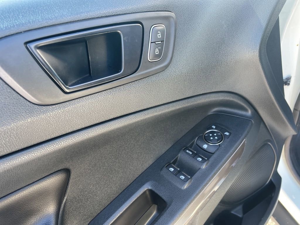 Used 2021 Ford EcoSport SES image 16