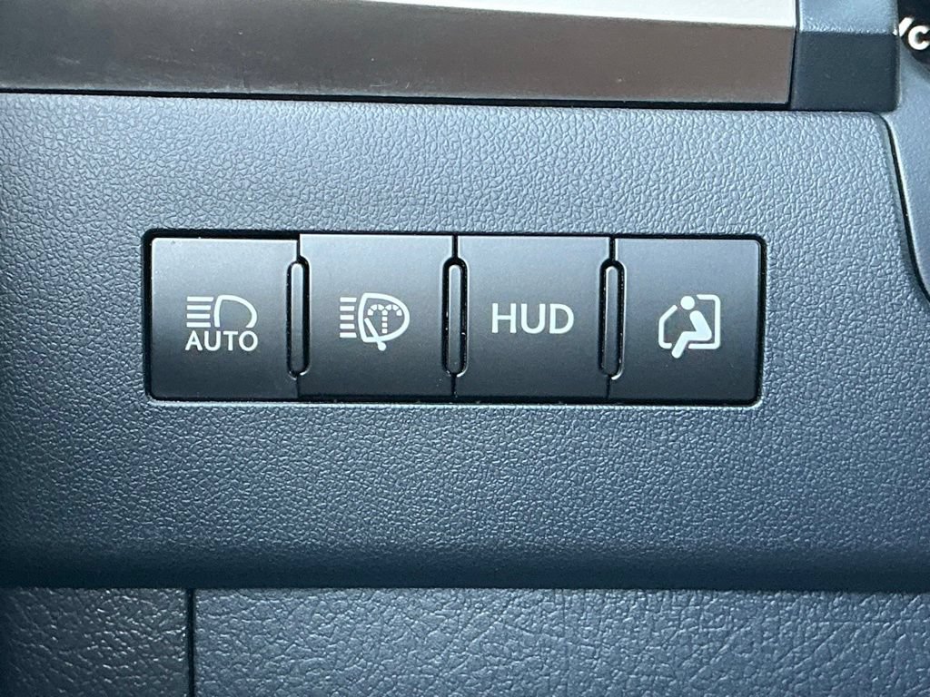 Used 2020 Lexus LX 570 4WD w/ Sport Package image 37