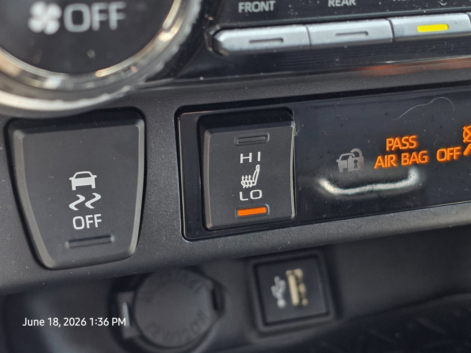 Used 2024 Toyota RAV4 XSE AWD/4WD image 27