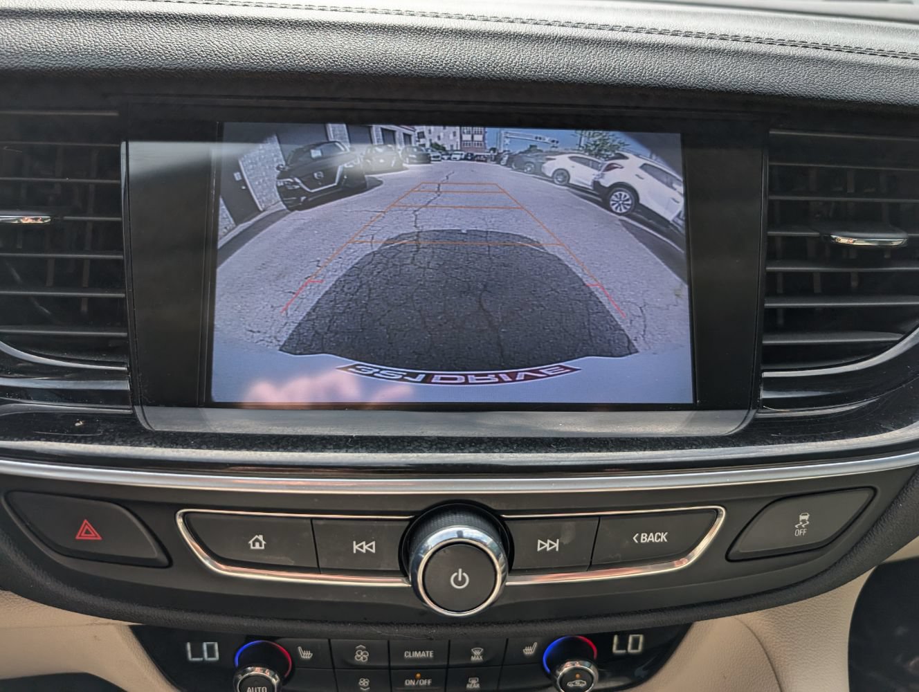 Used 2019 Buick Regal Essence w/ Driver Confidence Package I FWD image 23