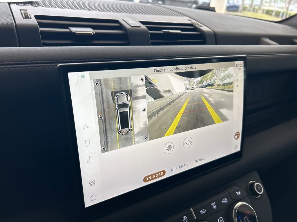 Used 2024 Land Rover Defender 130 X-Dynamic SE image 10