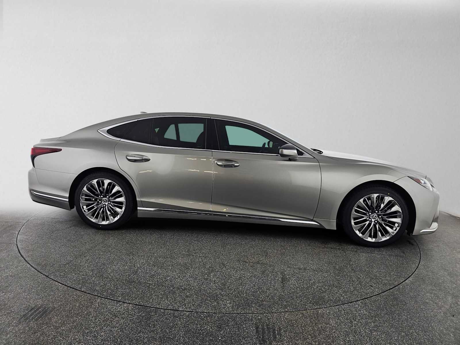 Certified 2021 Lexus LS 500 w/ Accessory Package (Z1) RWD image 2