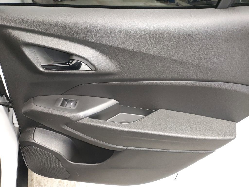 Certified 2024 Chevrolet Trax RS w/ Driver Confidence Package image 14